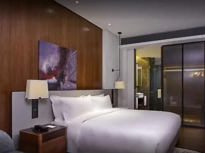 Le Meridien Petaling Jaya 5*,