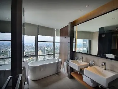 Le Meridien Petaling Jaya 5*,